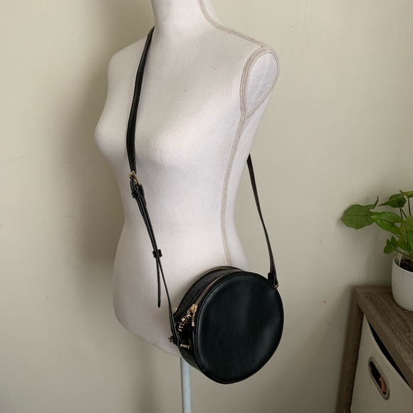 Free People Handbags - 🌛Free People🌛 round cross body vegan leather bag